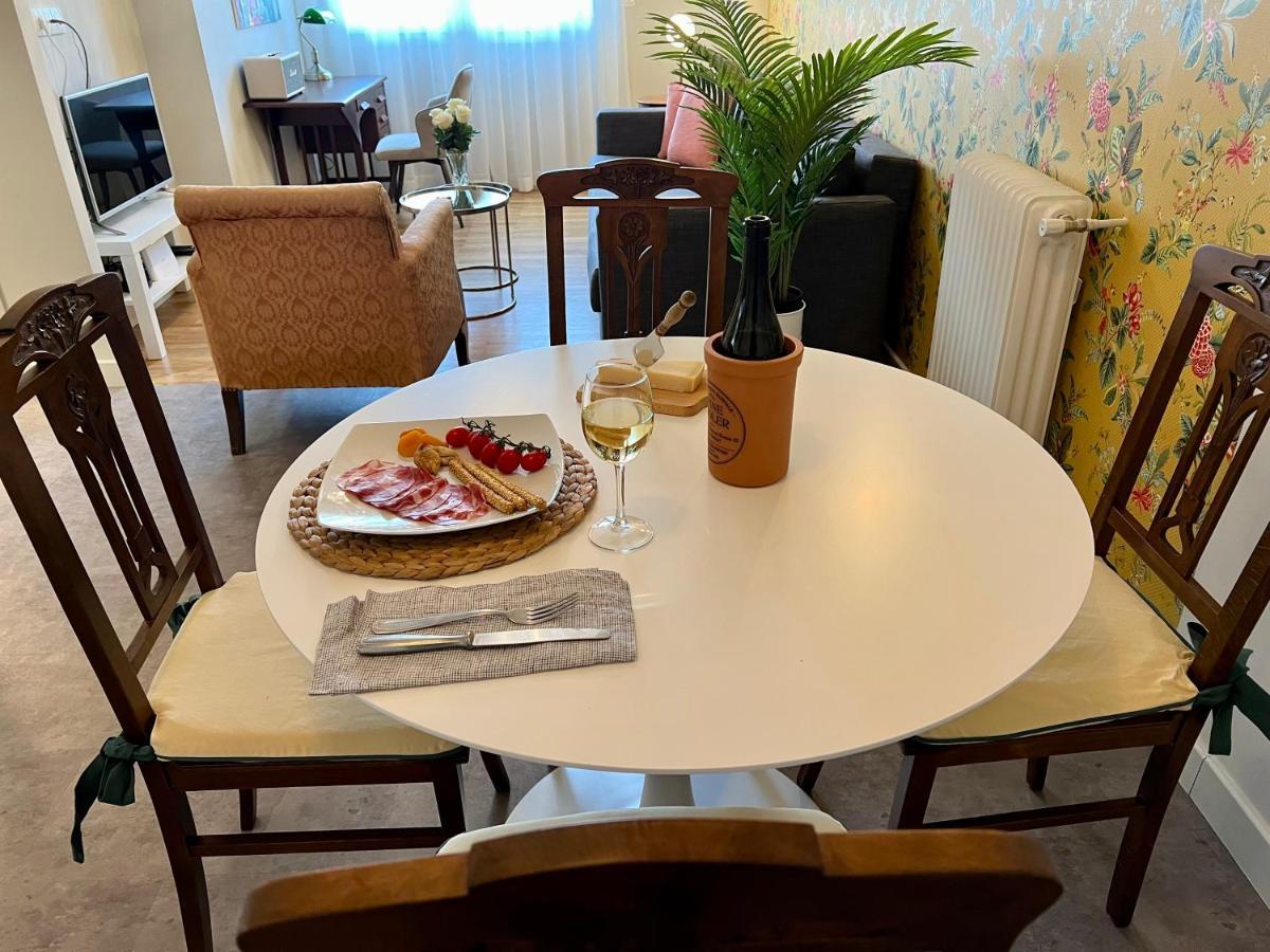 Apartment Mrs *